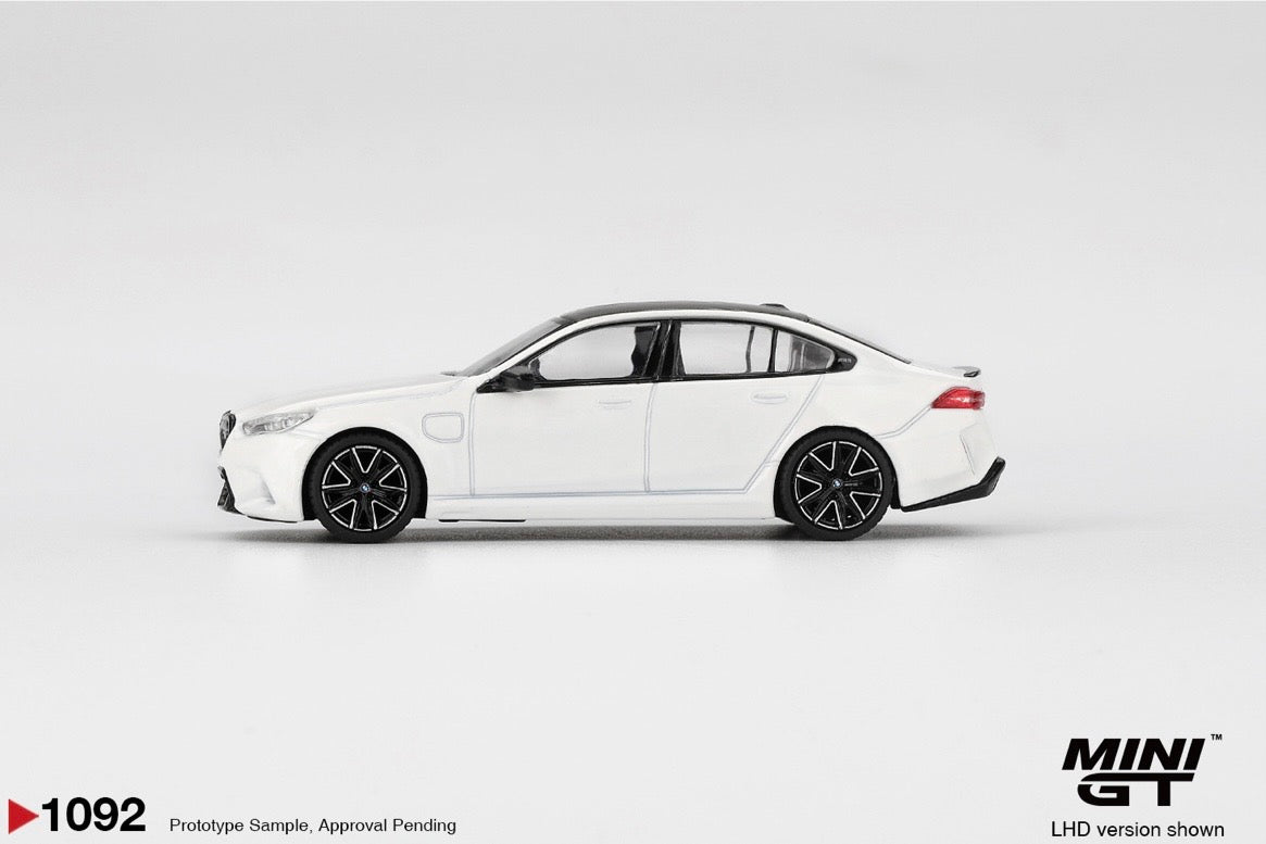 1:64 BMW M5 Alpine White Mini GT 1092