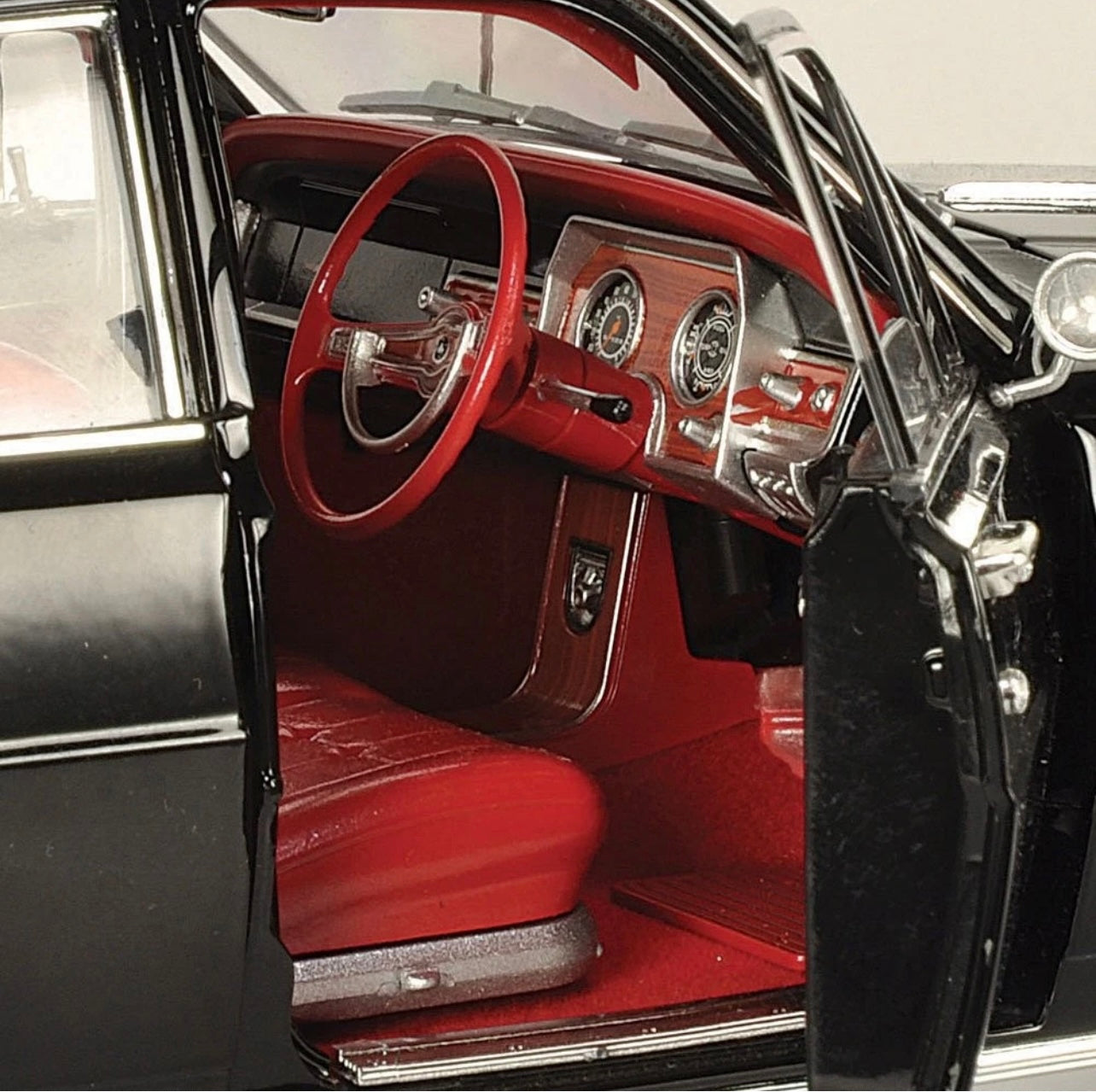1:18 Holden HR Premier Black Classic Carlectables
