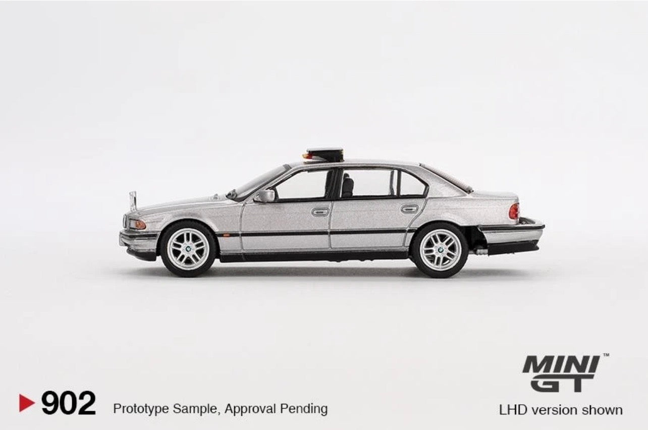 1:64 BMW 750 IL Tomorrow Never Dies James Bond 007 Mini GT 902-007E