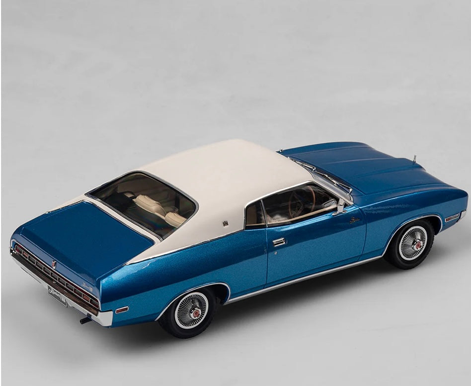 1:18 Ford P4 Landau Cosmic Blue Authentic Collectables