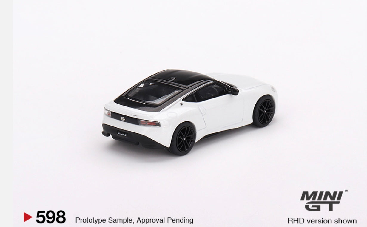 1:64 Nissan Fairlady Z Version ST 2023 Everest White Mini GT 598