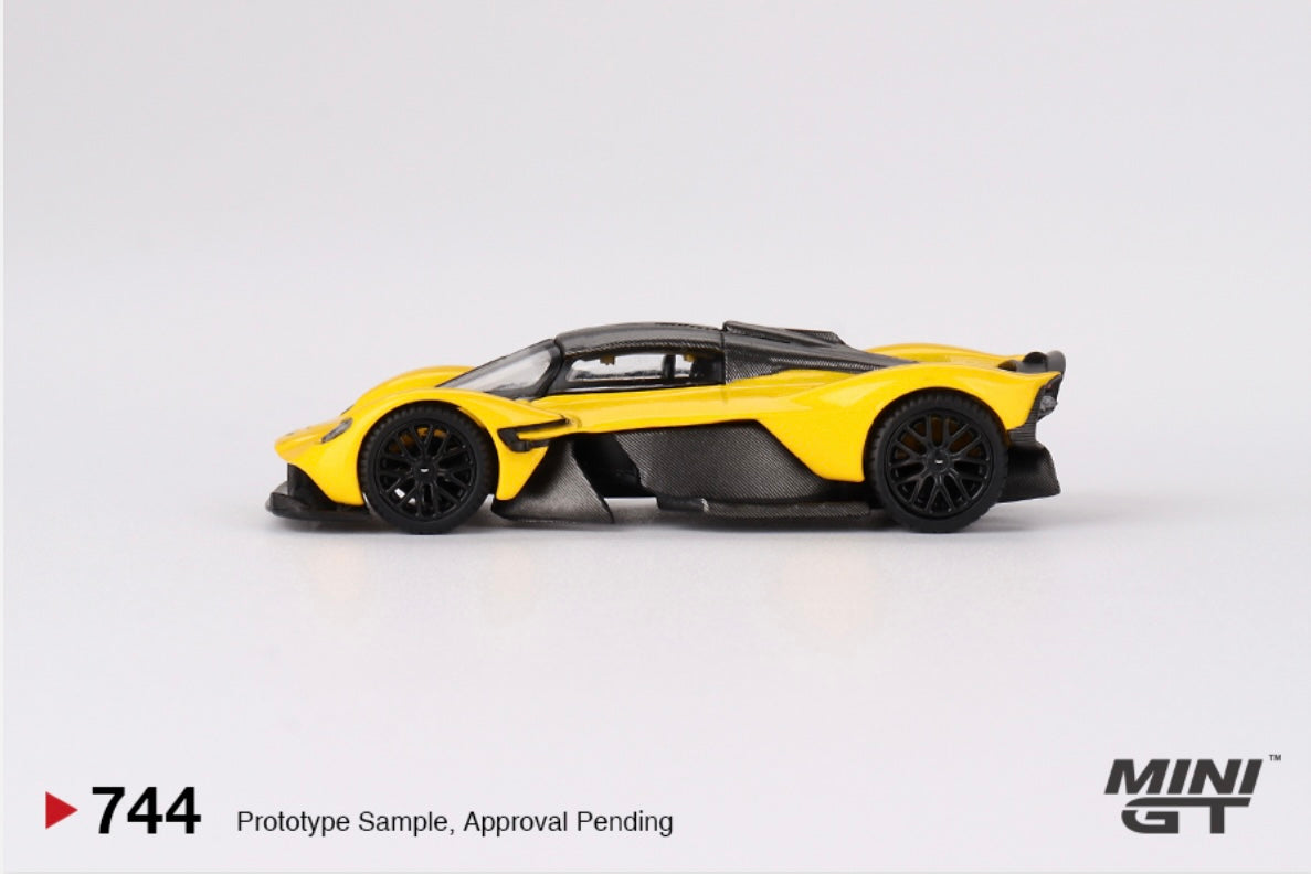 1:64 Aston Martin Valkyrie Sunburst Yellow Mini GT 744