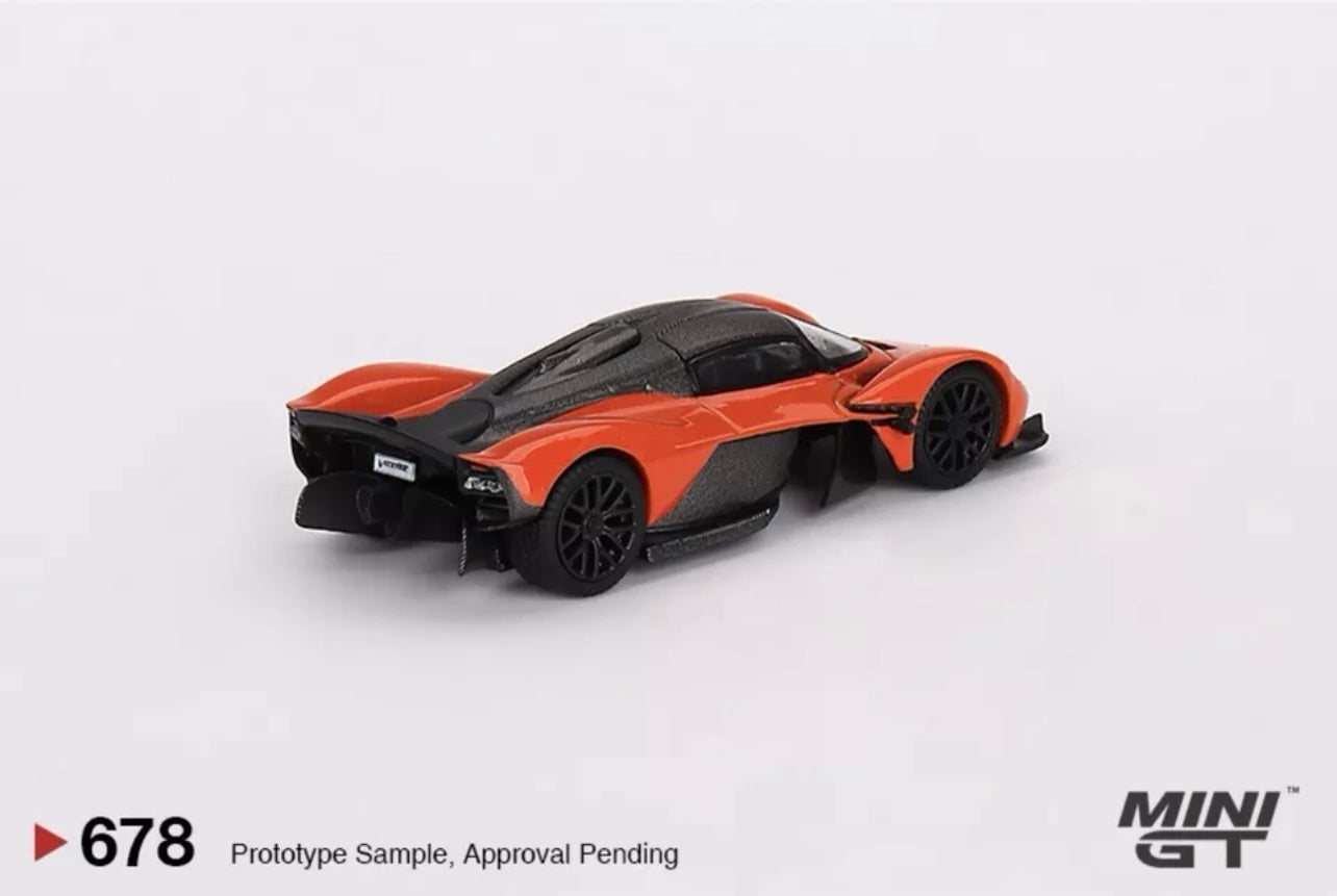 1:64 Aston Martin Valkyrie Maximum Orange Mini GT 678