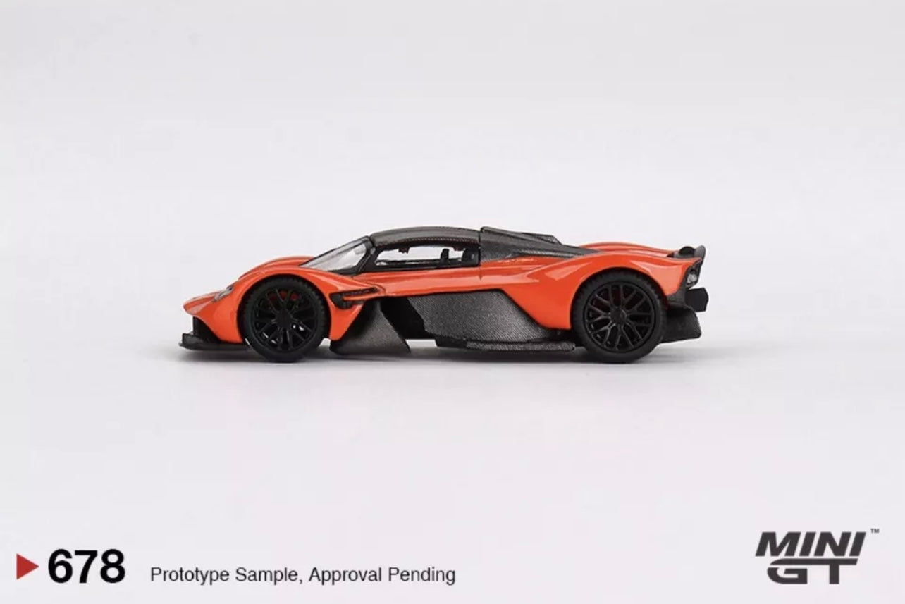 1:64 Aston Martin Valkyrie Maximum Orange Mini GT 678