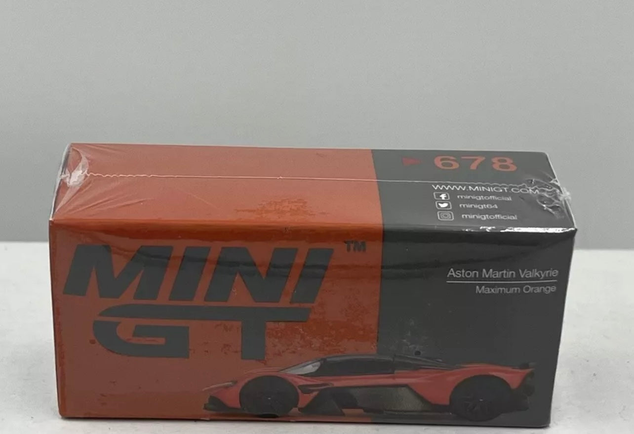 1:64 Aston Martin Valkyrie Maximum Orange Mini GT 678