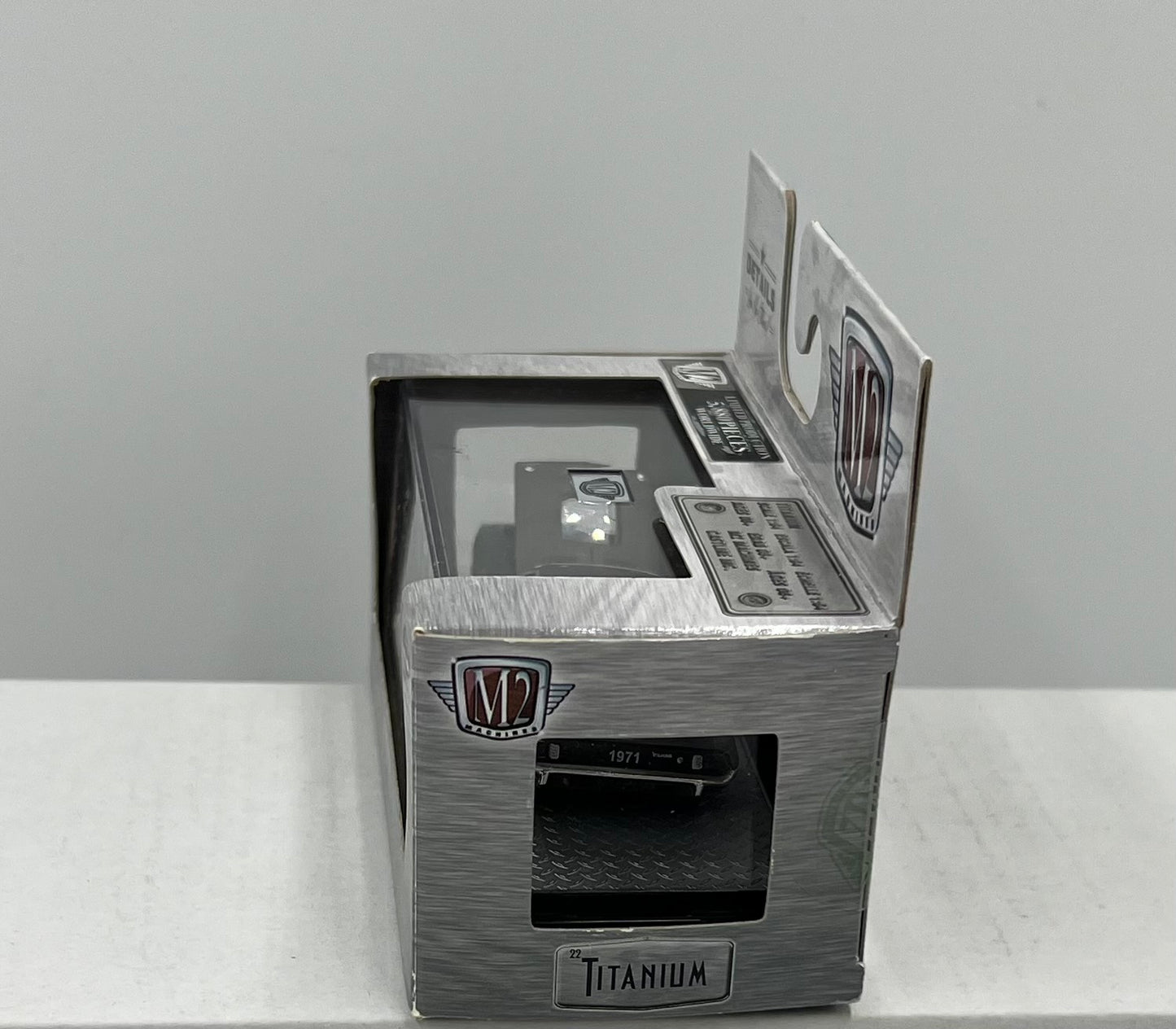 1:64 M2 Machines 1971 Plymouth Hemi Cuda Titanium T101
