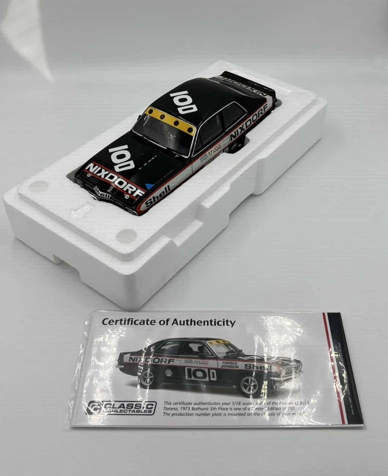 1:18 Holden LJ XU-1 Torana 1973 Bathurst 5th Place Forbes/Johnson #10 Classic Carlectables