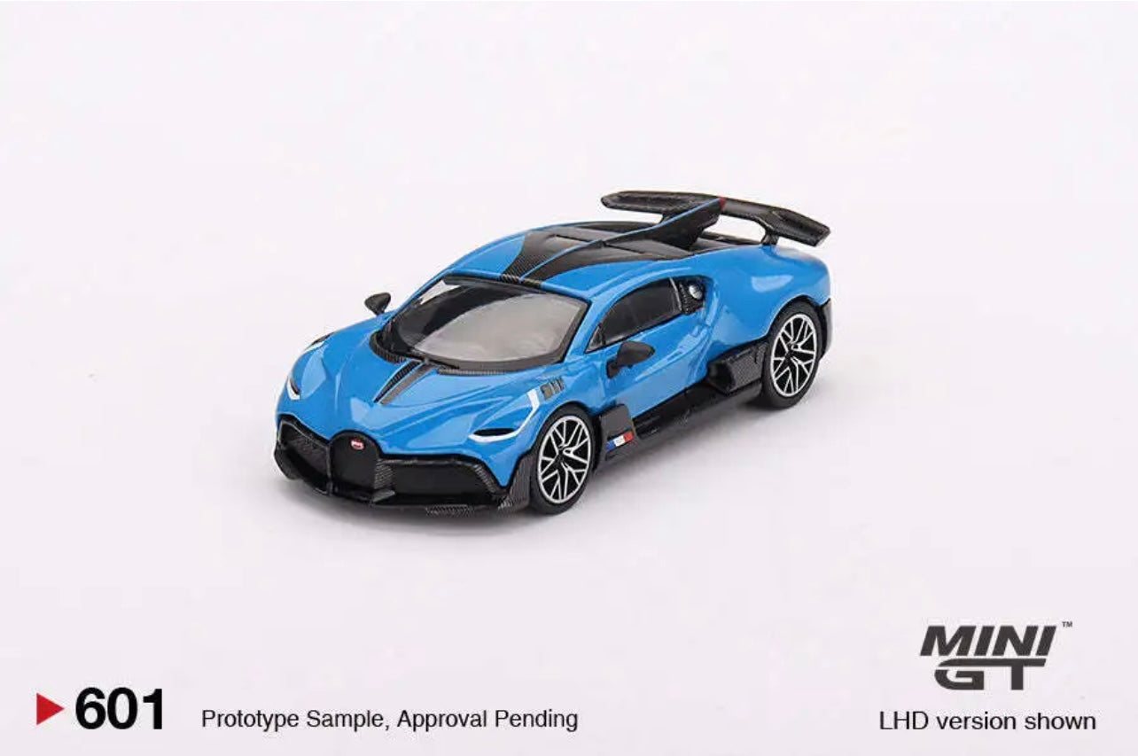 1:64 Bugatti Divo Blu Bugatti #601 Mini GT