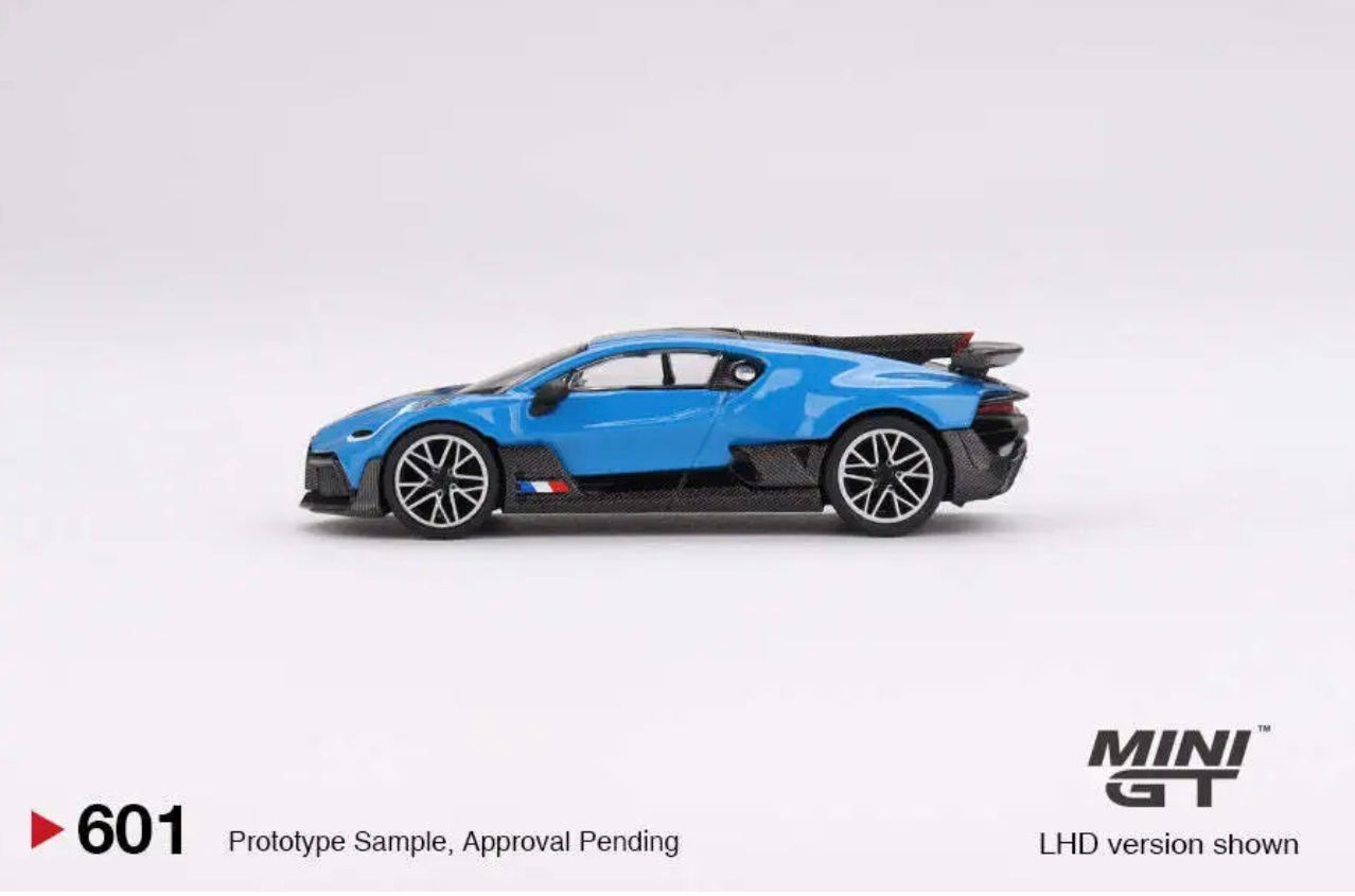 1:64 Bugatti Divo Blu Bugatti #601 Mini GT