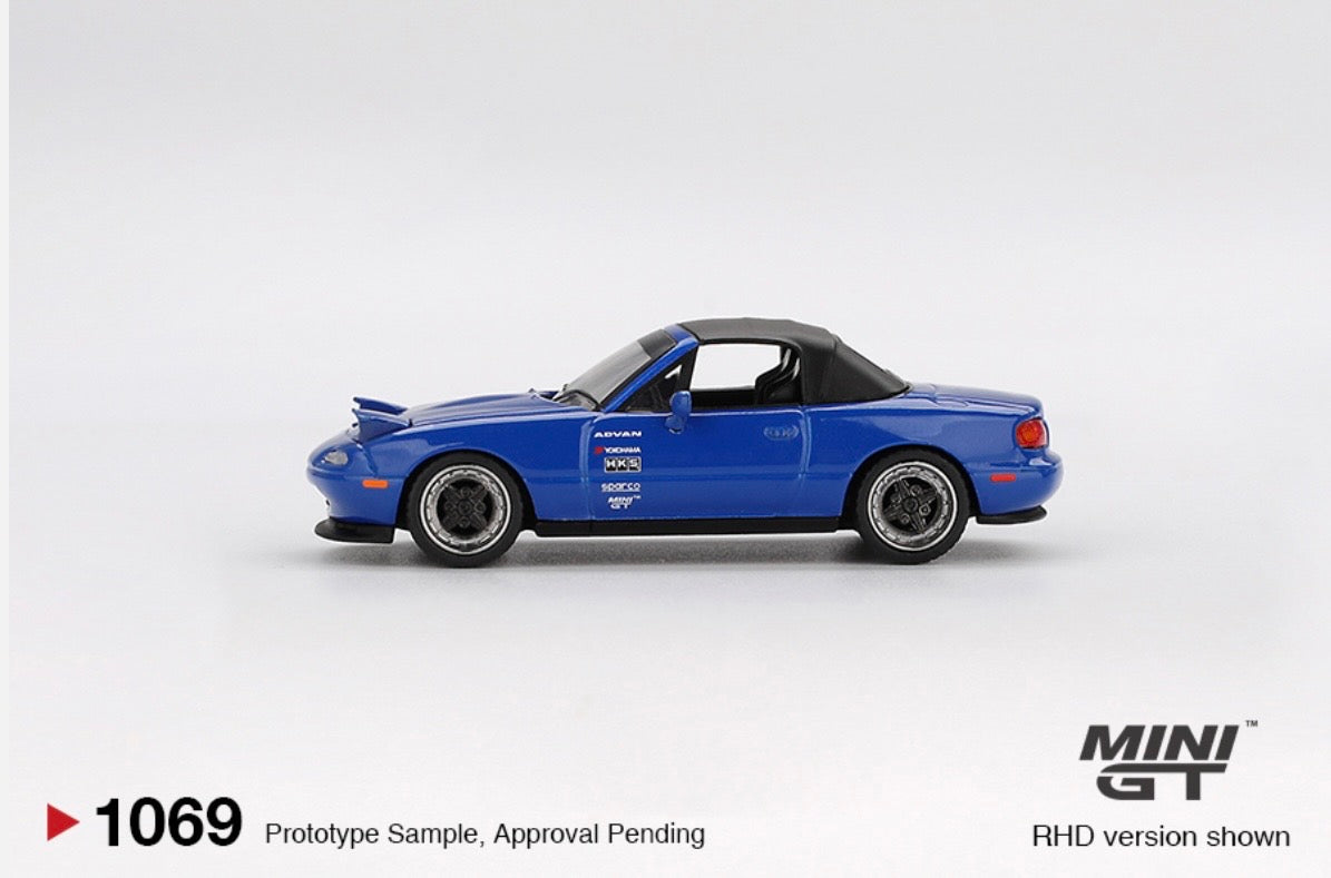 1:64 Mazda Miata MX-5 (NA) Tuned Version Dark Blue Mini GT 1069