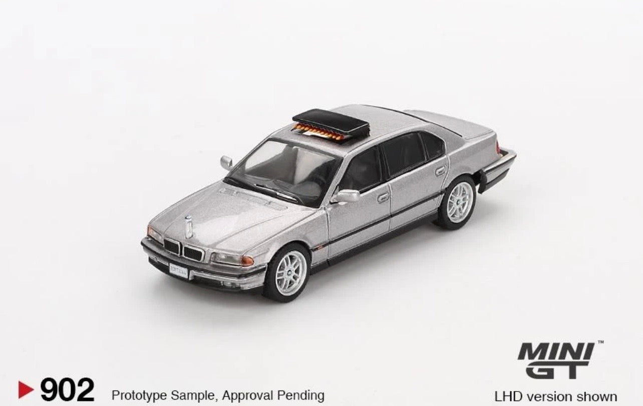 1:64 BMW 750 IL Tomorrow Never Dies James Bond  007 Mini GT 902-007E