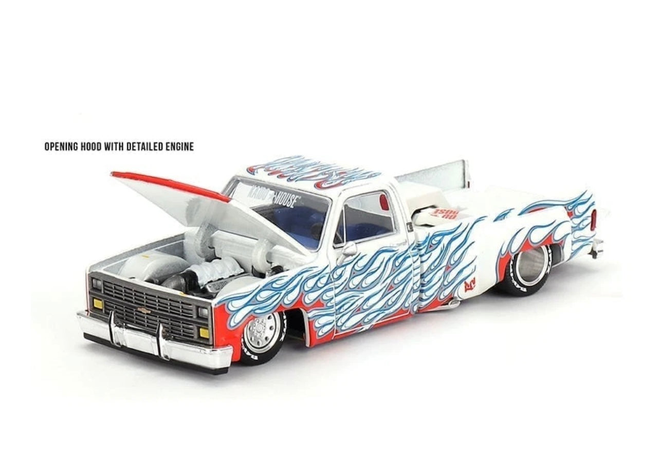 1:64 Chevrolet Silverado Dually On Fire V2 #157 Kaido House