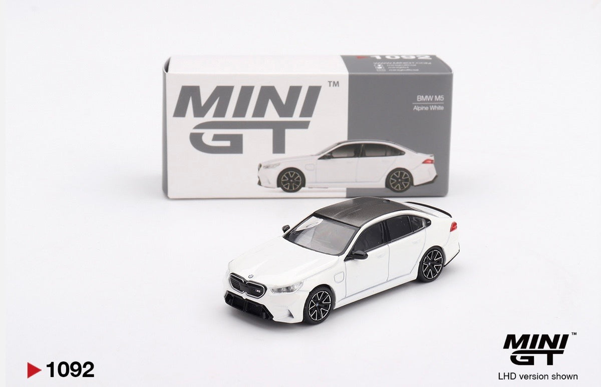 1:64 BMW M5 Alpine White Mini GT 1092