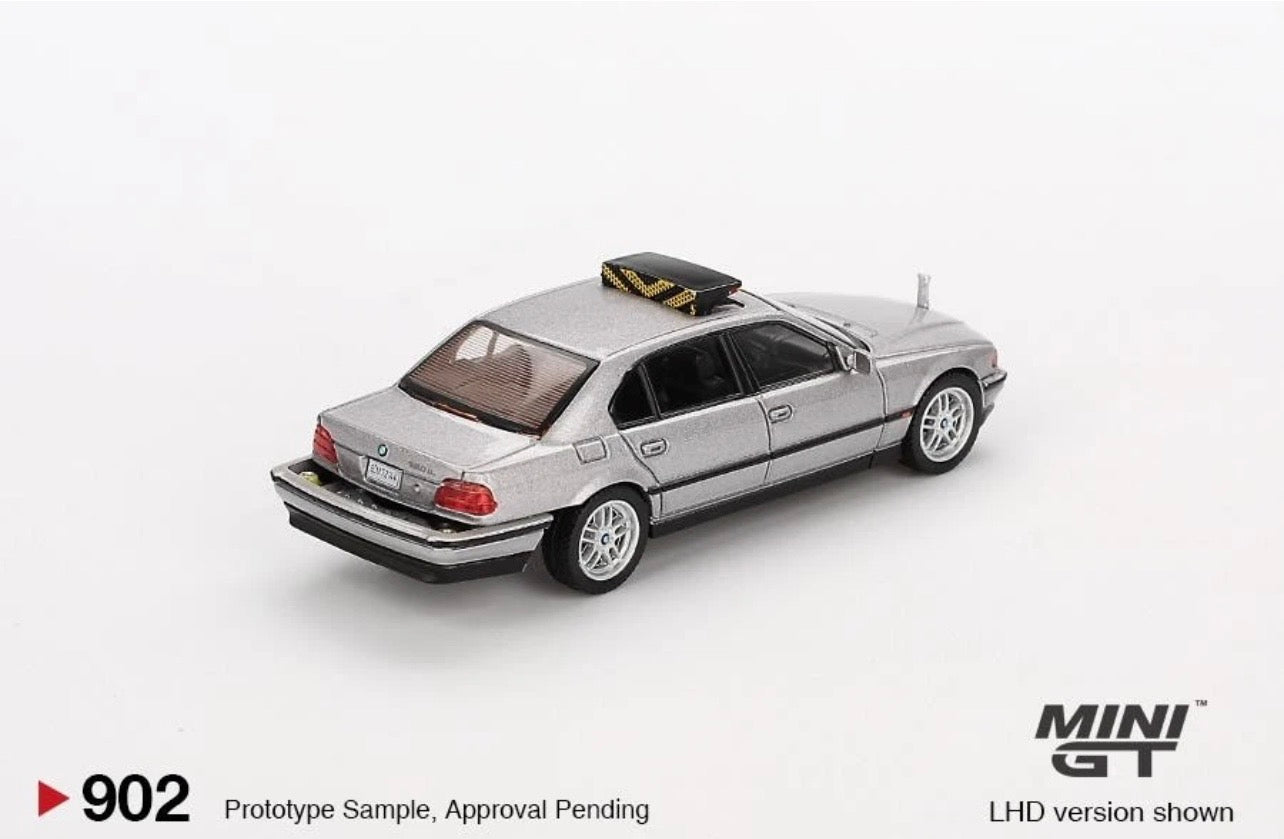 1:64 BMW 750 IL Tomorrow Never Dies James Bond  007 Mini GT 902-007E