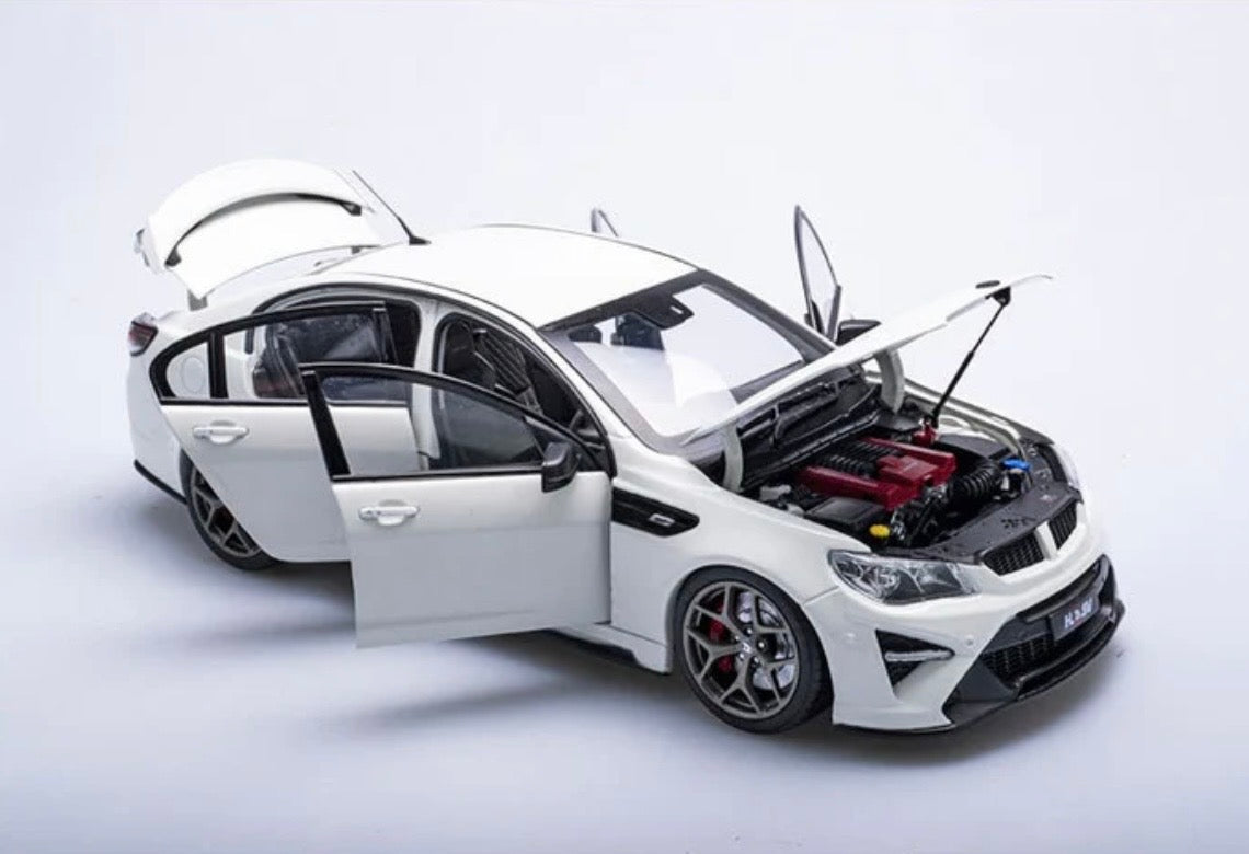 1:18 HSV Gen-F2 GTSR 2017 Heron White Biante