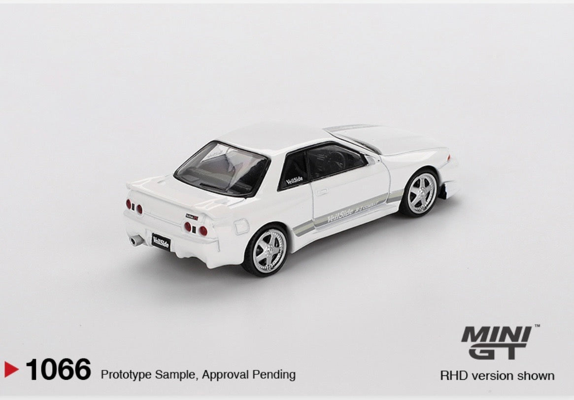 1:64 Nissan Skyline GT-R (R32) Veilside Combat C-1 Combat White Mini GT 1066