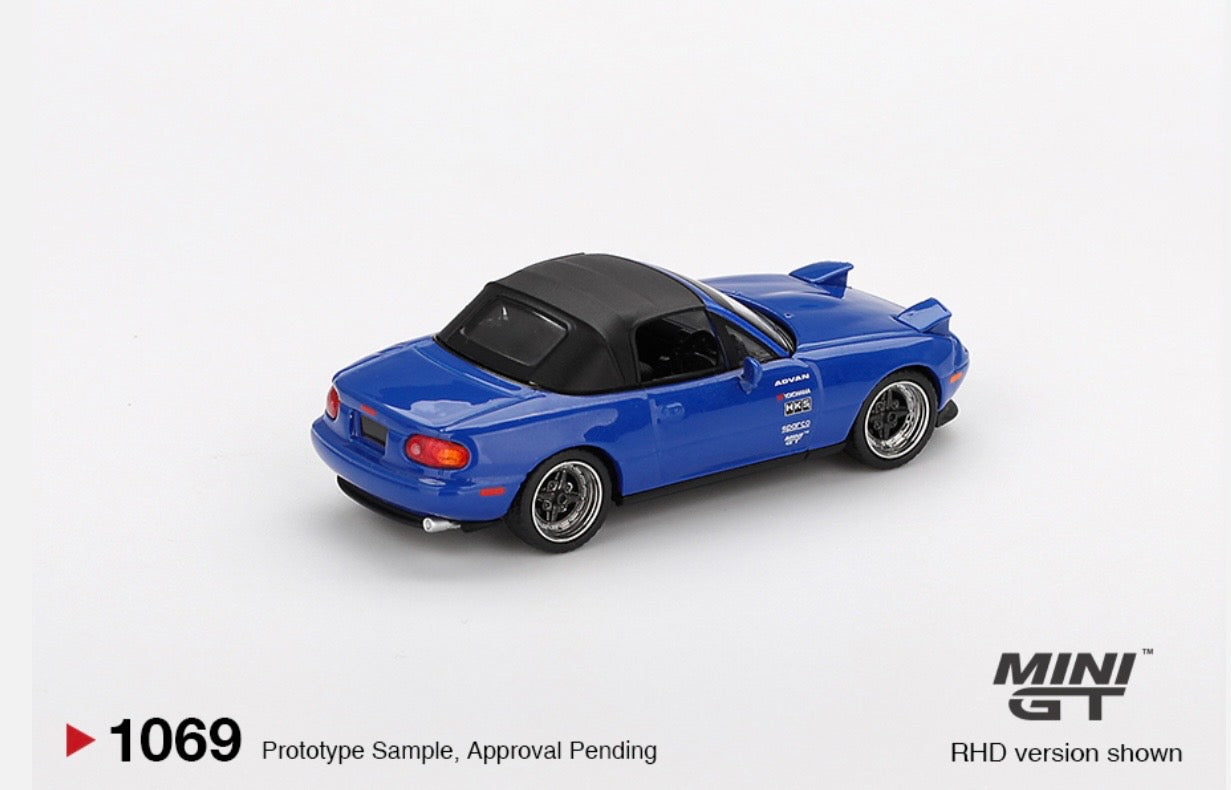 1:64 Mazda Miata MX-5 (NA) Tuned Version Dark Blue Mini GT 1069