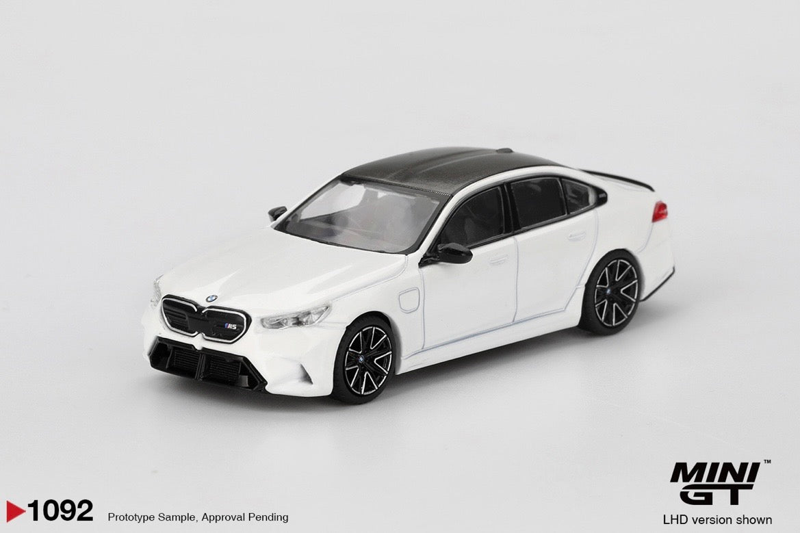 1:64 BMW M5 Alpine White Mini GT 1092