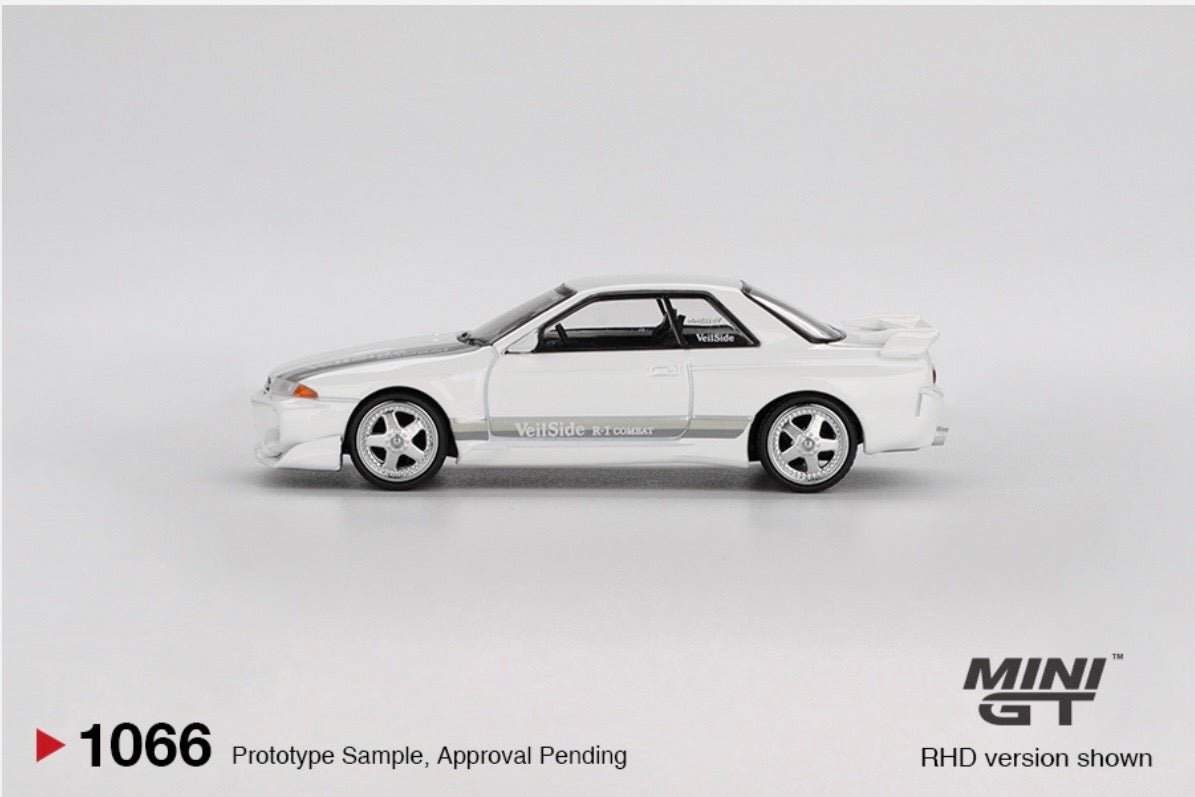 1:64 Nissan Skyline GT-R (R32) Veilside Combat C-1 Combat White Mini GT 1066