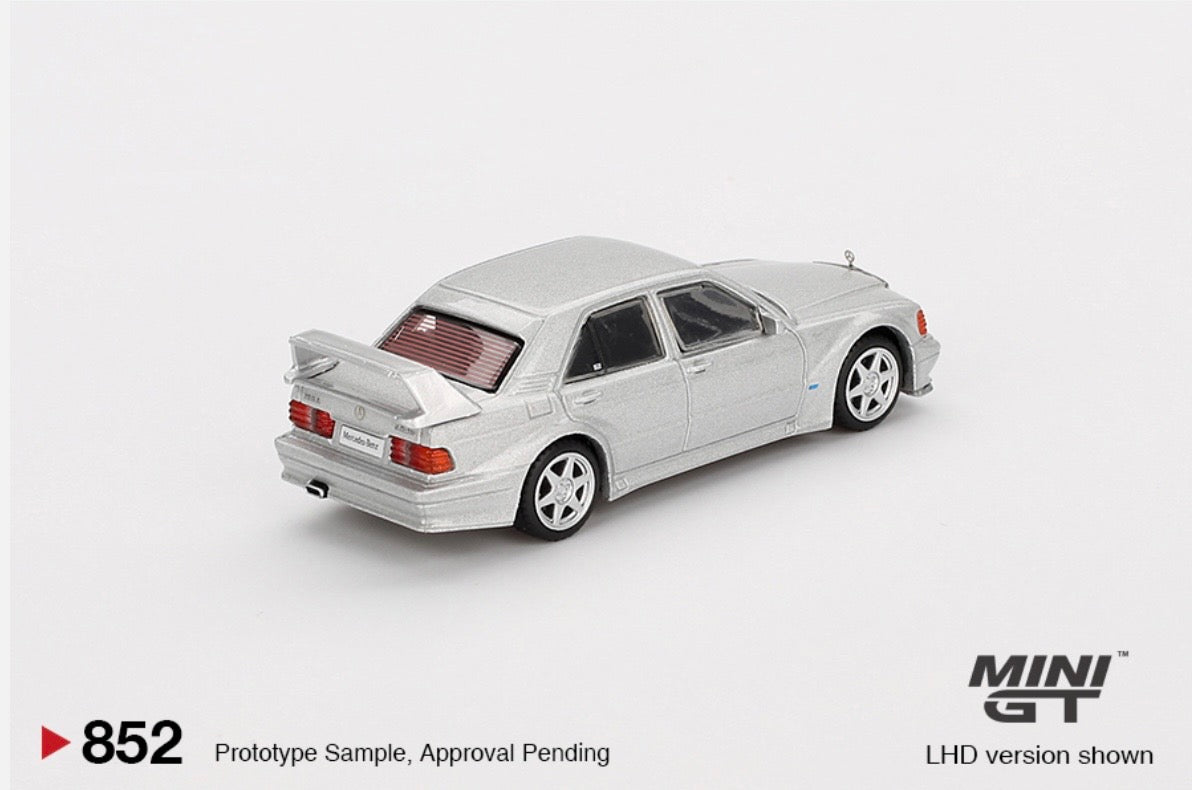 1:64 Mercedes- Benz 190 E 2.5 16 Evolution II Astral Silver Mini GT 852