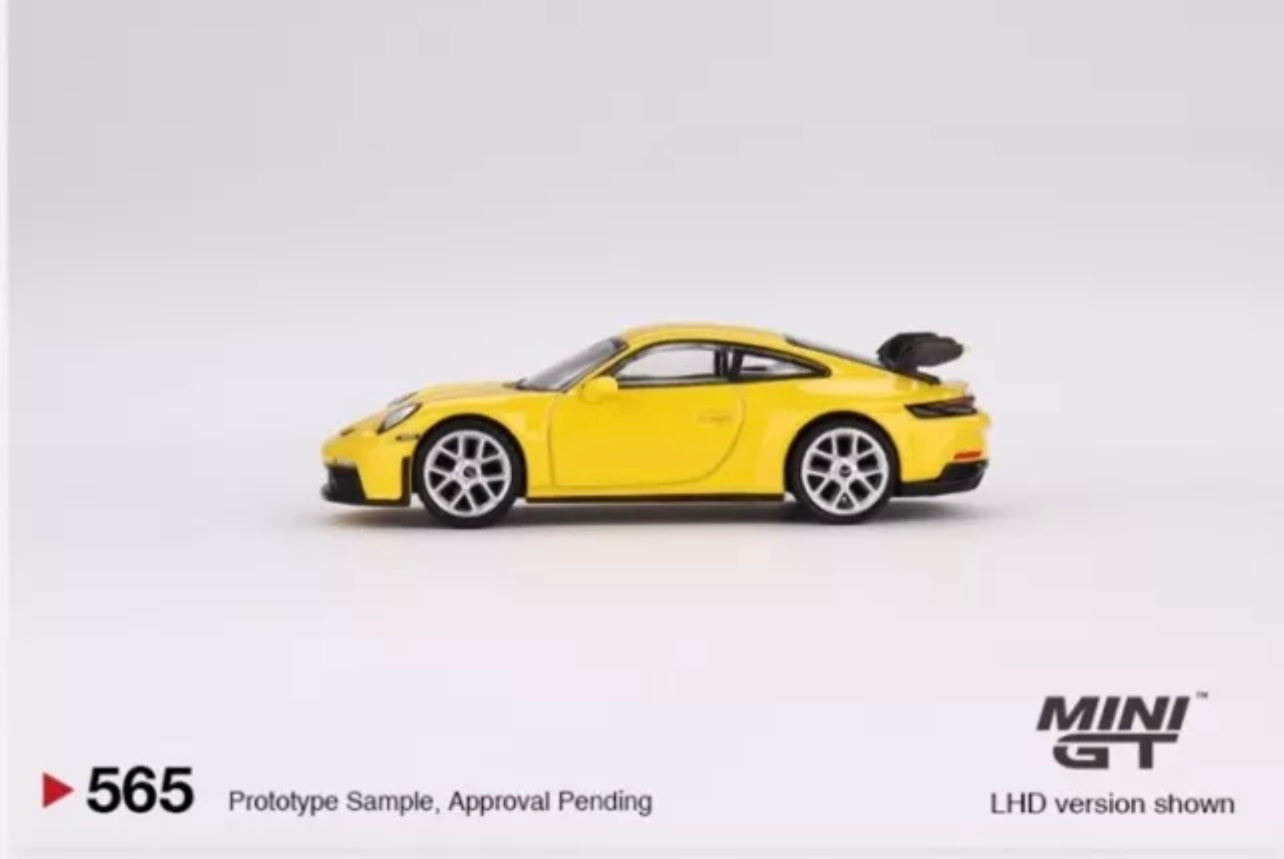 1:64 Porsche 911 GT3 Racing Yellow Mini GT 565