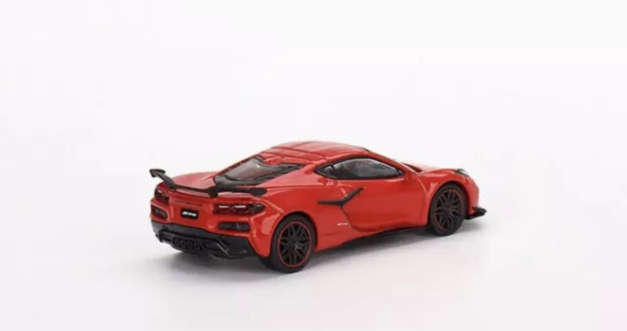 1:64 Chevrolet Corvette Z06 Torch Red Mini GT 477