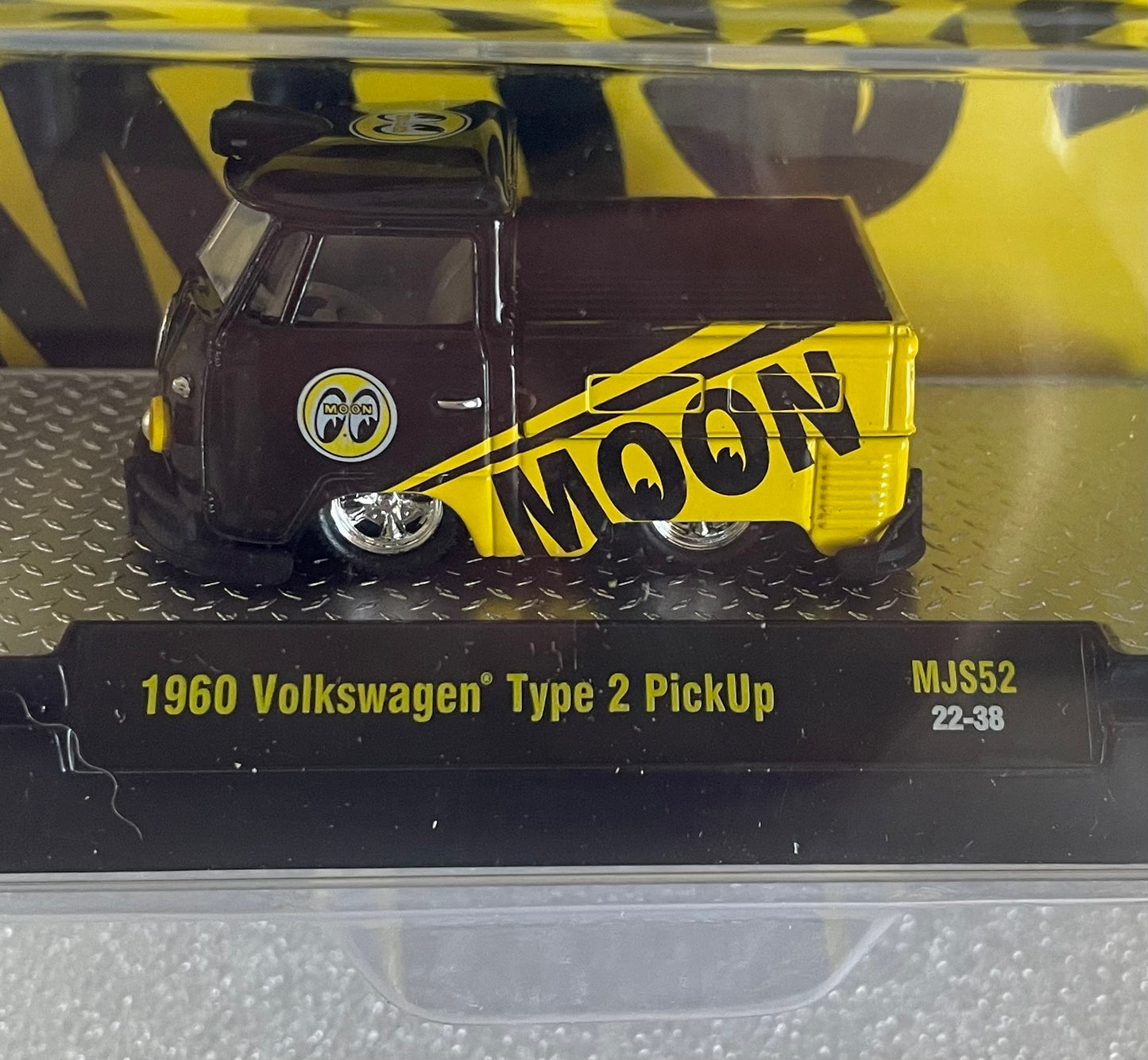 1:64 1960 Volkswagen Type 2 PickUp Mooneyes M2 Machines
